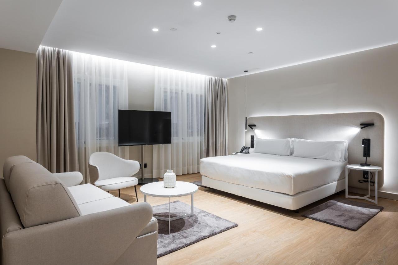 Two Connecting Junior Suite,1498666615:JPEG