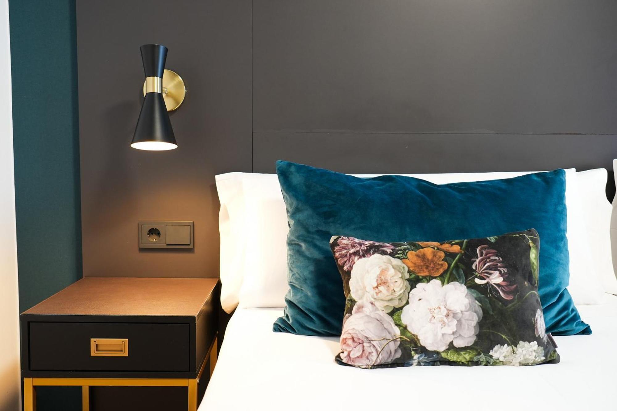Twin Room 1