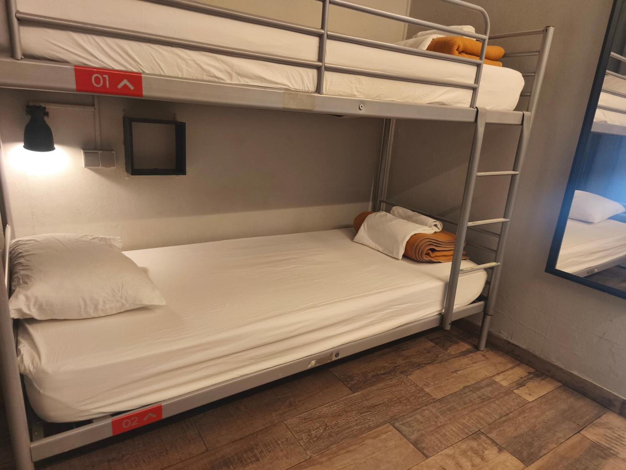 Single Bed 8-Bed Female Dormitory Room